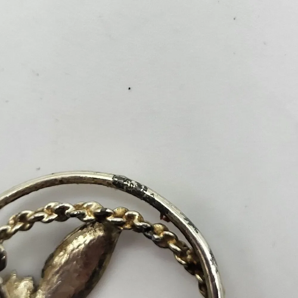 Vintage Worn Blue Enamel Flower Brooch Gold-toned leaves Braided Circular Frame